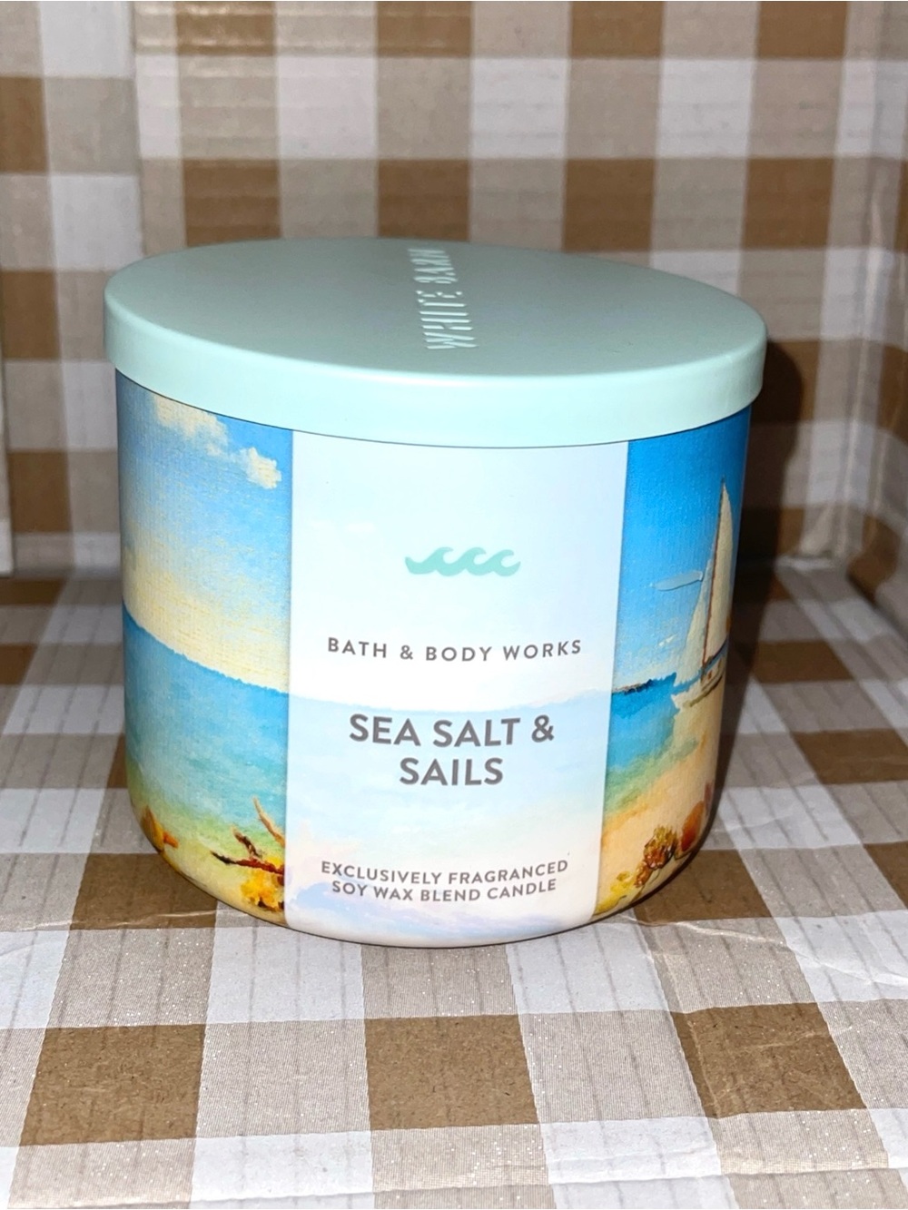 BATH & BODY WORKS SEA SALT & SAILS 3 WICK CANDLE